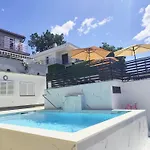 Rafael Διαμέρισμα *